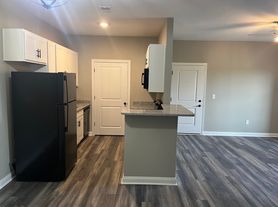 1004 Coachman Dr