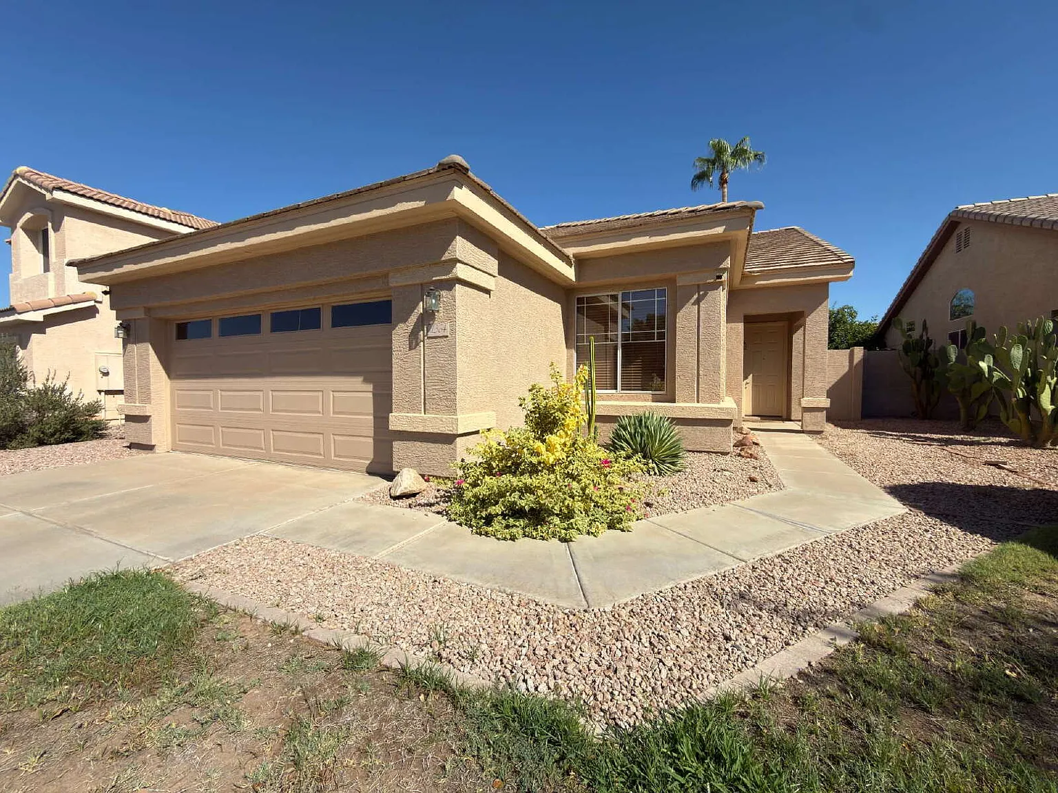 3 bed, 2.0 bath, 1454 sqft, $2,000 — Photo 3