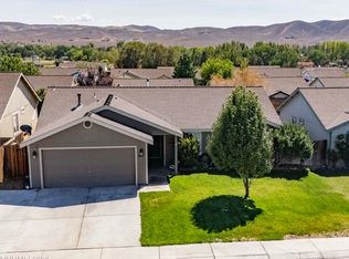 1687 Round Up Rd, Fernley, NV 89408