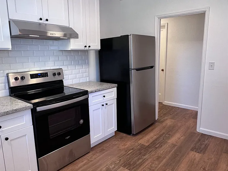 26 E Cortland Ave — Photo 10