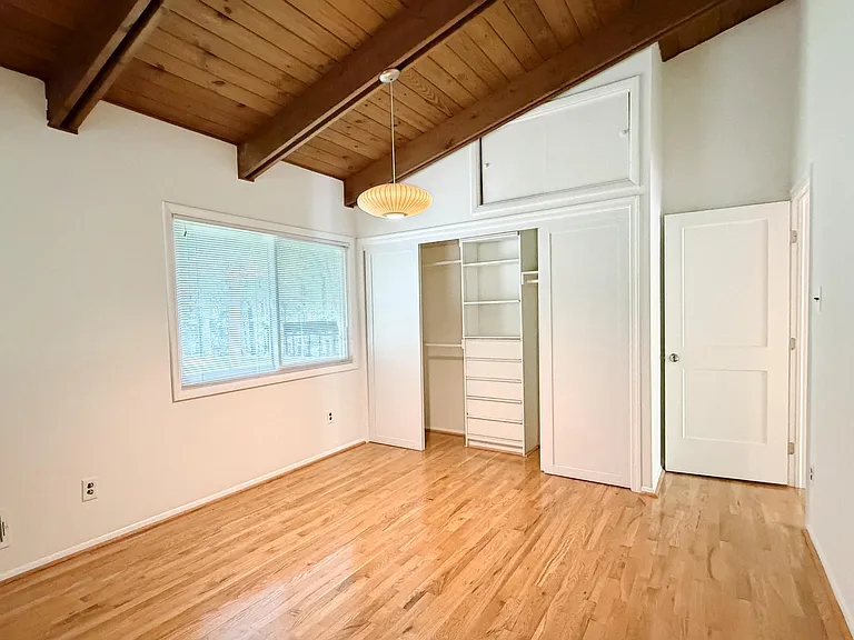 10611 Allenwood Ln — Photo 16