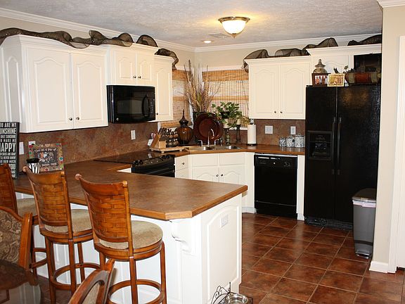 Spacious kitchen