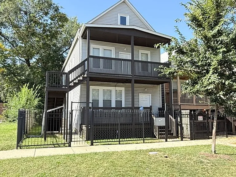 8438 S Baltimore Ave — Photo 1