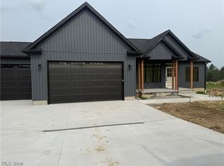 1095 Albright McKay Rd SE, Brookfield, OH 44403