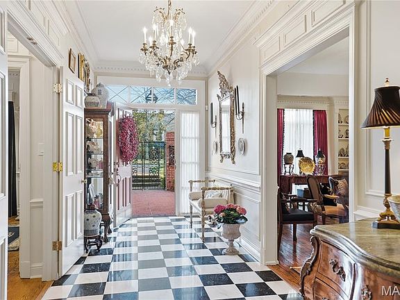 2nd image of 11 Chatfield Place Rd