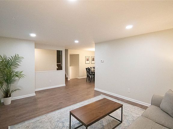 3rd image of 7499 Harding St