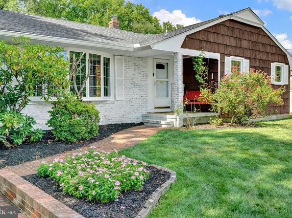 33 Galston Dr, Princeton Junction, NJ 08550