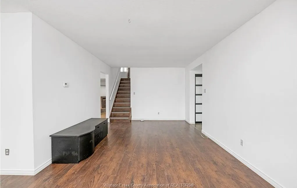 3 bed, $1,795 — Photo 2