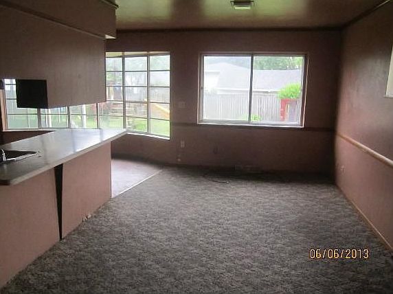 4th image of 1480 Cottonwood Dr