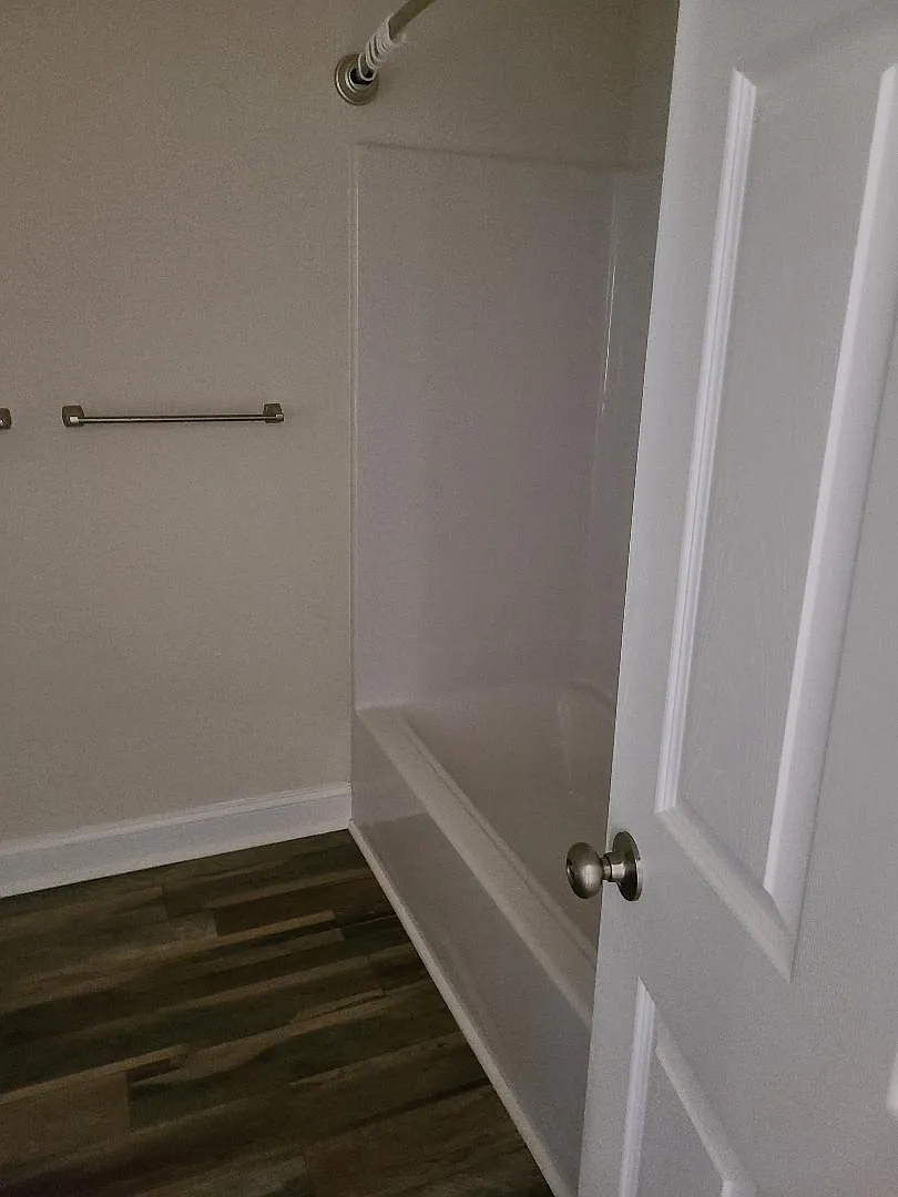 4102 W Ridge Rd — Photo 3