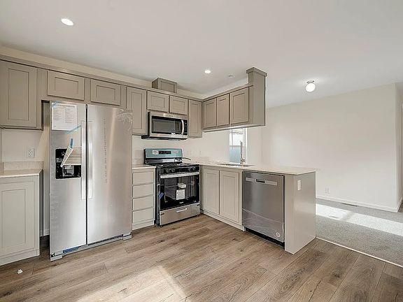 4th image of 9510 Harbor Dr #14