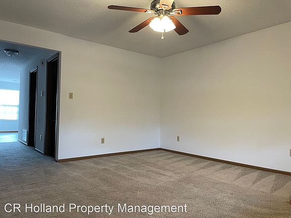 2nd image of 923 Bradley St #11063530