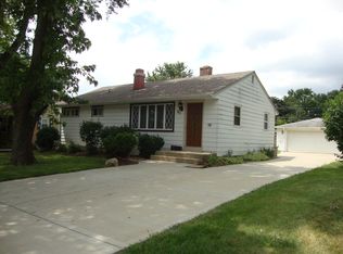 7409 Redwood St, Crystal Lake, IL 60014