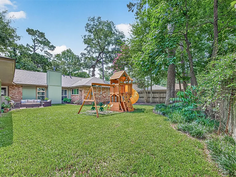 23011 Fox Hunt Dr — Photo 48