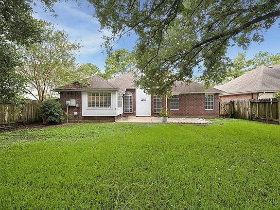 5th image of 15110 Red Cedar Cove Ln