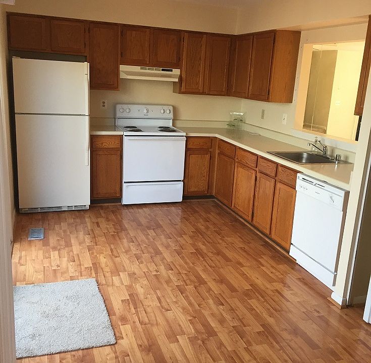2nd image of 13307 Waterside Cir