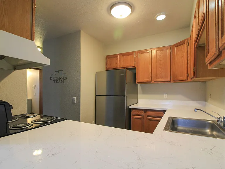 1038 Wright Ave — Photo 1