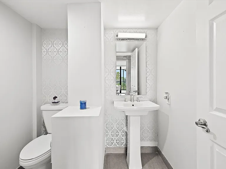 800 Jeffery St — Photo 19