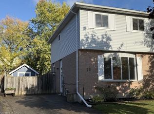 18 Calais Pl, Kitchener, ON N2M 5M1