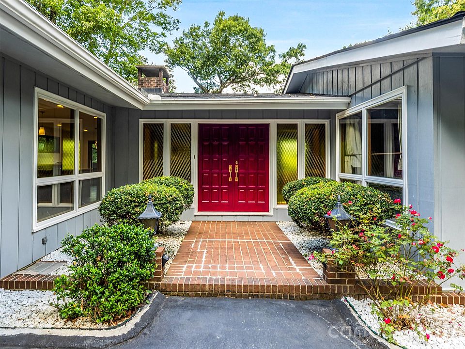 1st image of 252 Middlemount Rd
