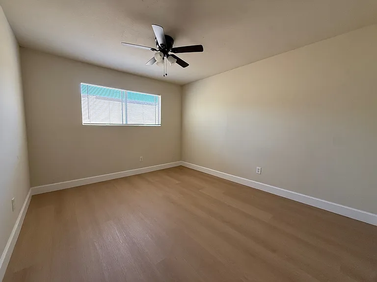 17622 Cameron Ln #6 — Photo 4
