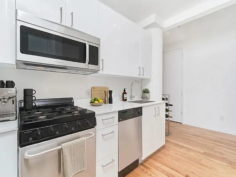 55 Hope St #406 — Photo 2