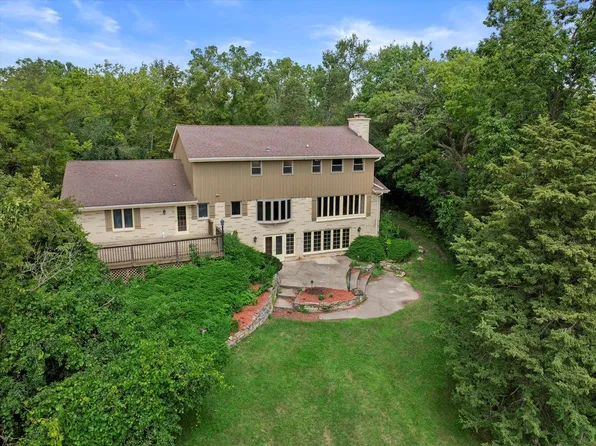 W305N6250 Beaver View ROAD, Hartland, WI 53029