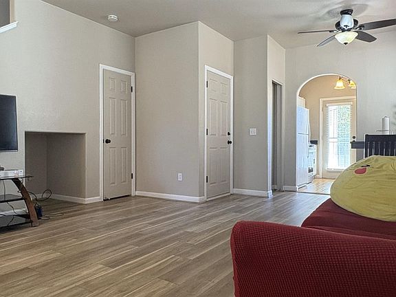 3rd image of 1416 Tammy Way