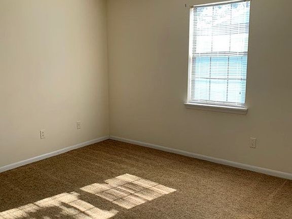 4th image of 1601 Victory St APT D