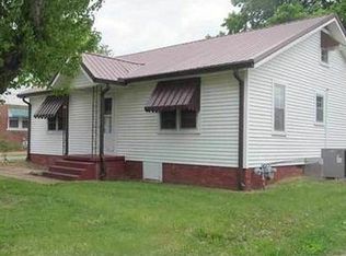 200 Washington Ave, Camden, TN 38320