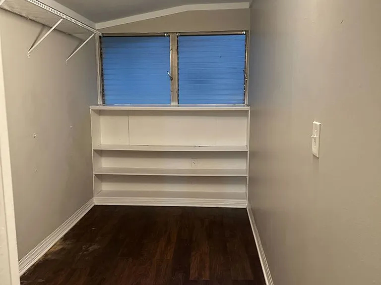 1731 Exeter Ave — Photo 12