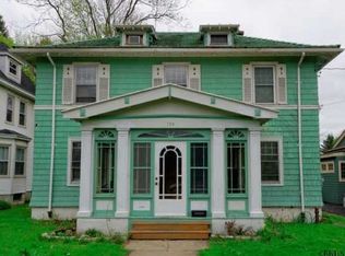 135 Manning Blvd, Albany, NY 12203