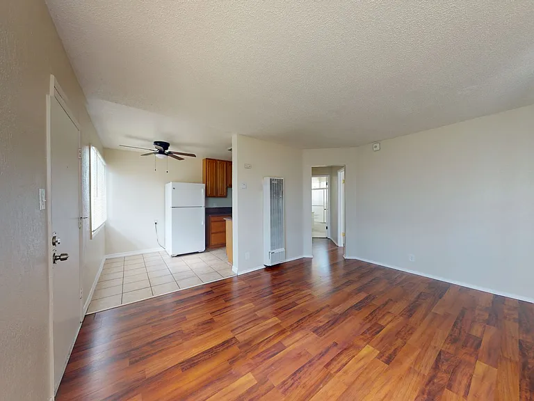 2515 10th ave — Photo 111