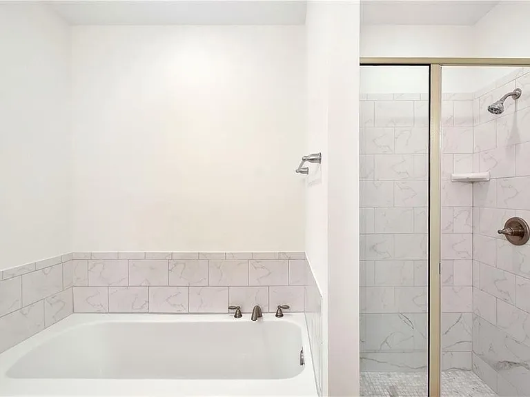 510 Mariners Cir — Photo 22