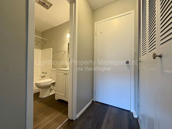 5th image of 510 Woodridge St NE #21