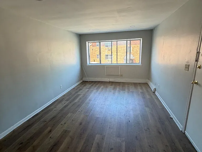 404 Stuyvesant Ave #5 — Photo 1