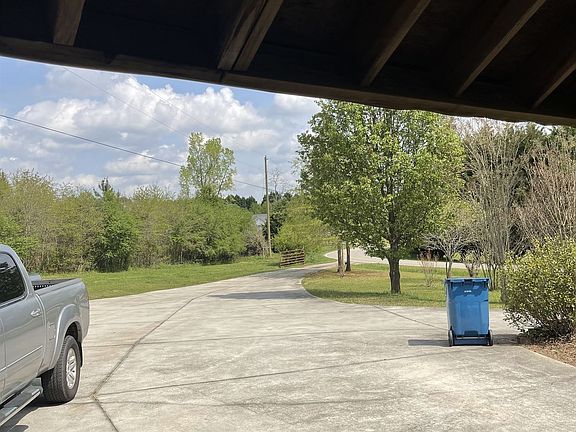 4th image of 852 Murphy Rd