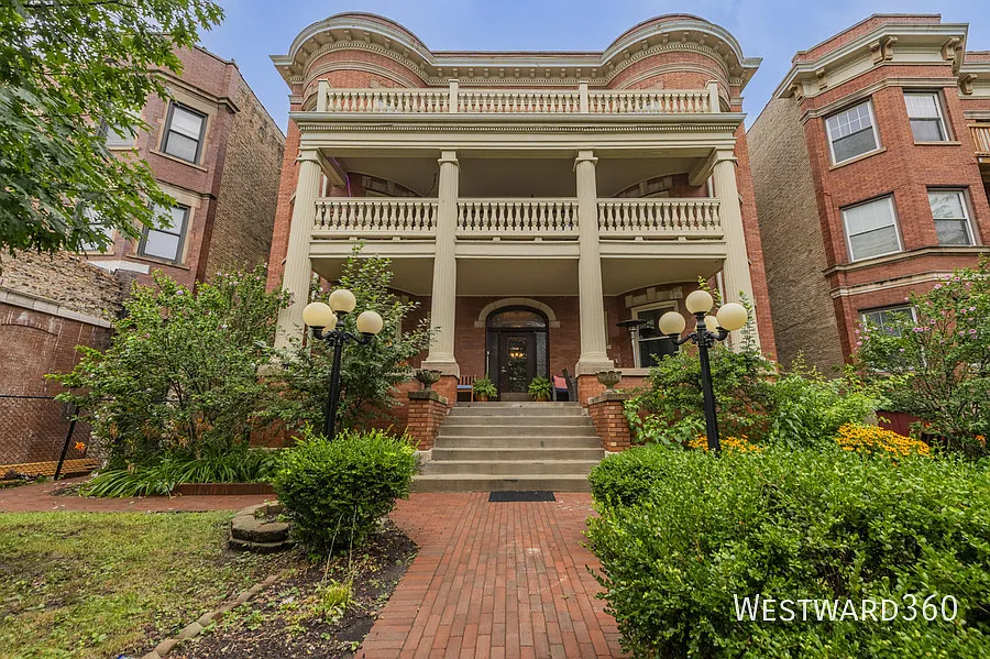 Available 09/01 / Buena Park / 3 Bed / 2 Bath / In-unit Laundry / Balcony and back deck / Pets We... — Photo 1