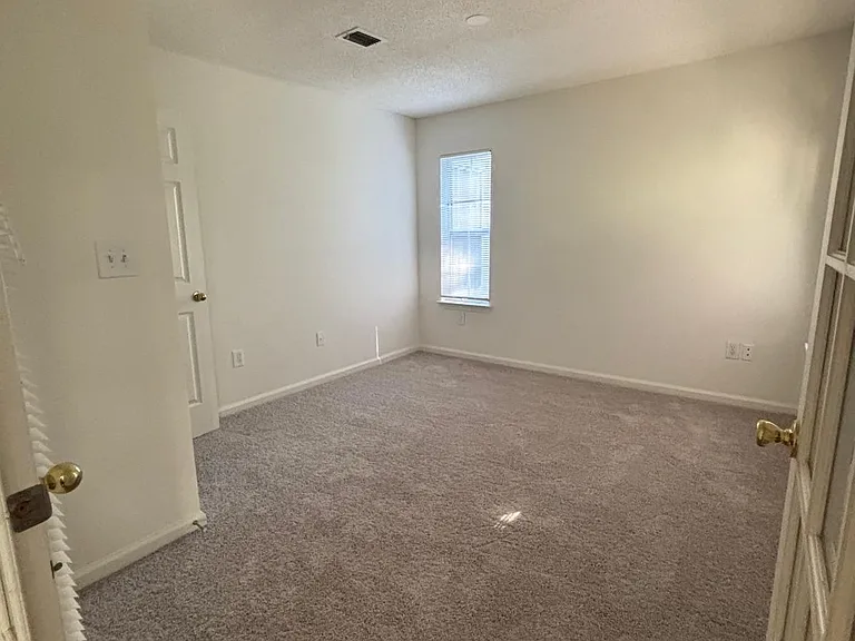 Wesley St. Claire Apartments at Lawrenceville — Photo 276