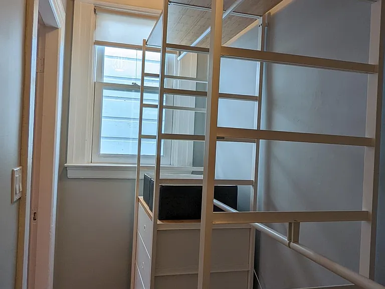 Walking closet with Elvarli system