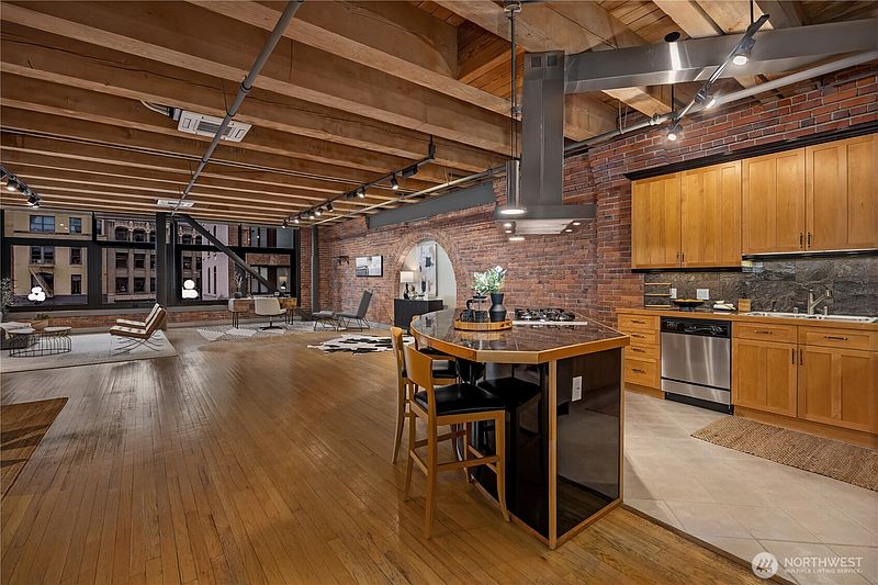 3rd image of 210 3rd Avenue S #2C