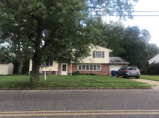 4 Suburban Blvd, Delran, NJ 08075