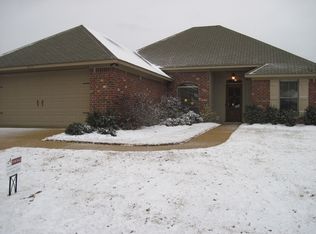 917 Clubhouse Dr, Pearl, MS 39208
