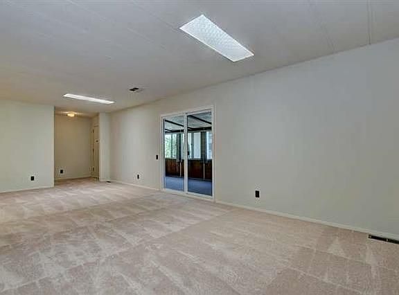 5th image of 98 Quail Hollow Dr