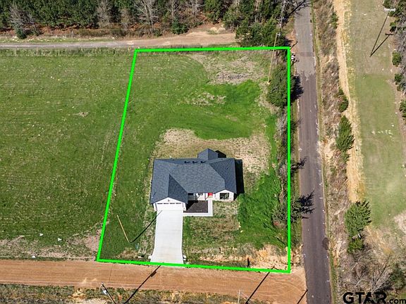2nd image of 808 Private Road 3168