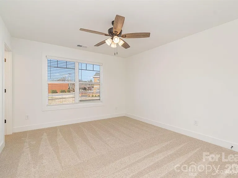 195 Vee Ave SW — Photo 9