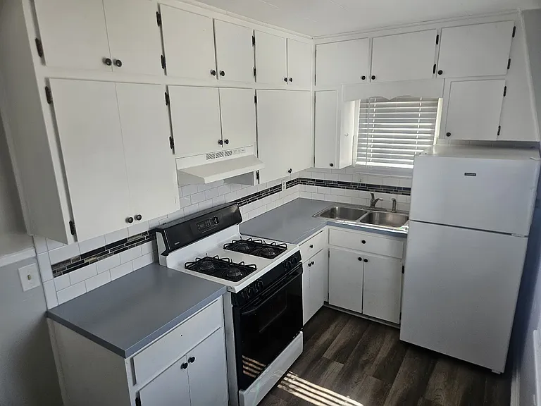 442 30th Ave N #8 — Photo 7