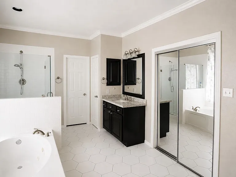3906 Lakeridge Canyon Dr — Photo 13