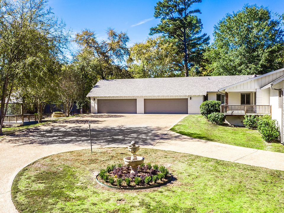 4 Car Garage