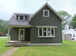 705 N Riverside Dr, Winamac, IN 46996